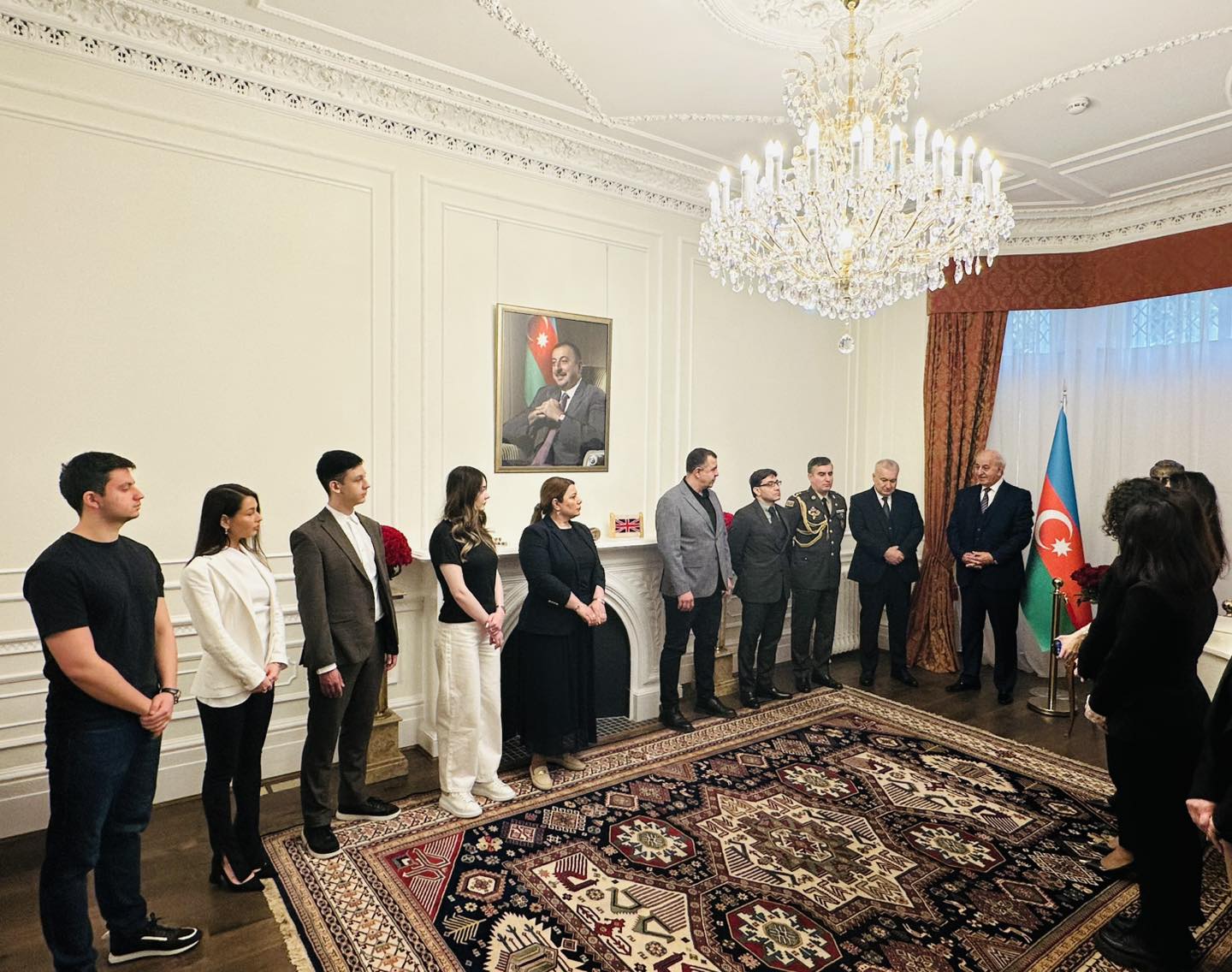 Londonda Ulu Öndər Heydər Əliyevin anadan olmasının 103-cü ildönümü münasibətilə tədbir keçirilib Xeber basligi